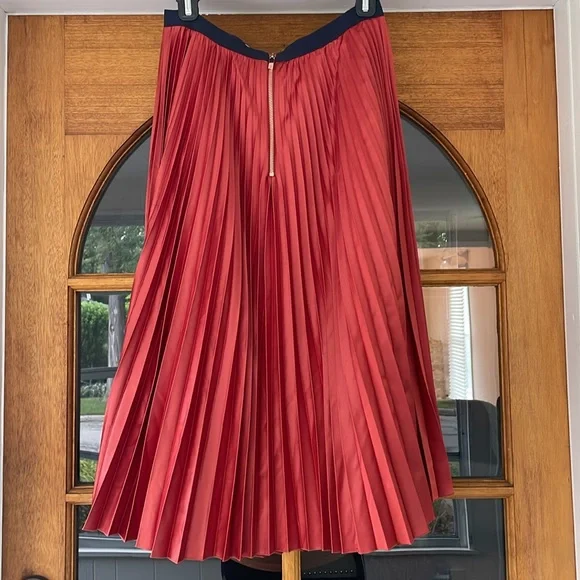 Ted Baker London sunburst pleated skirt. Size 2 (Ted Size) Size 6 US - Picture 7 of 10